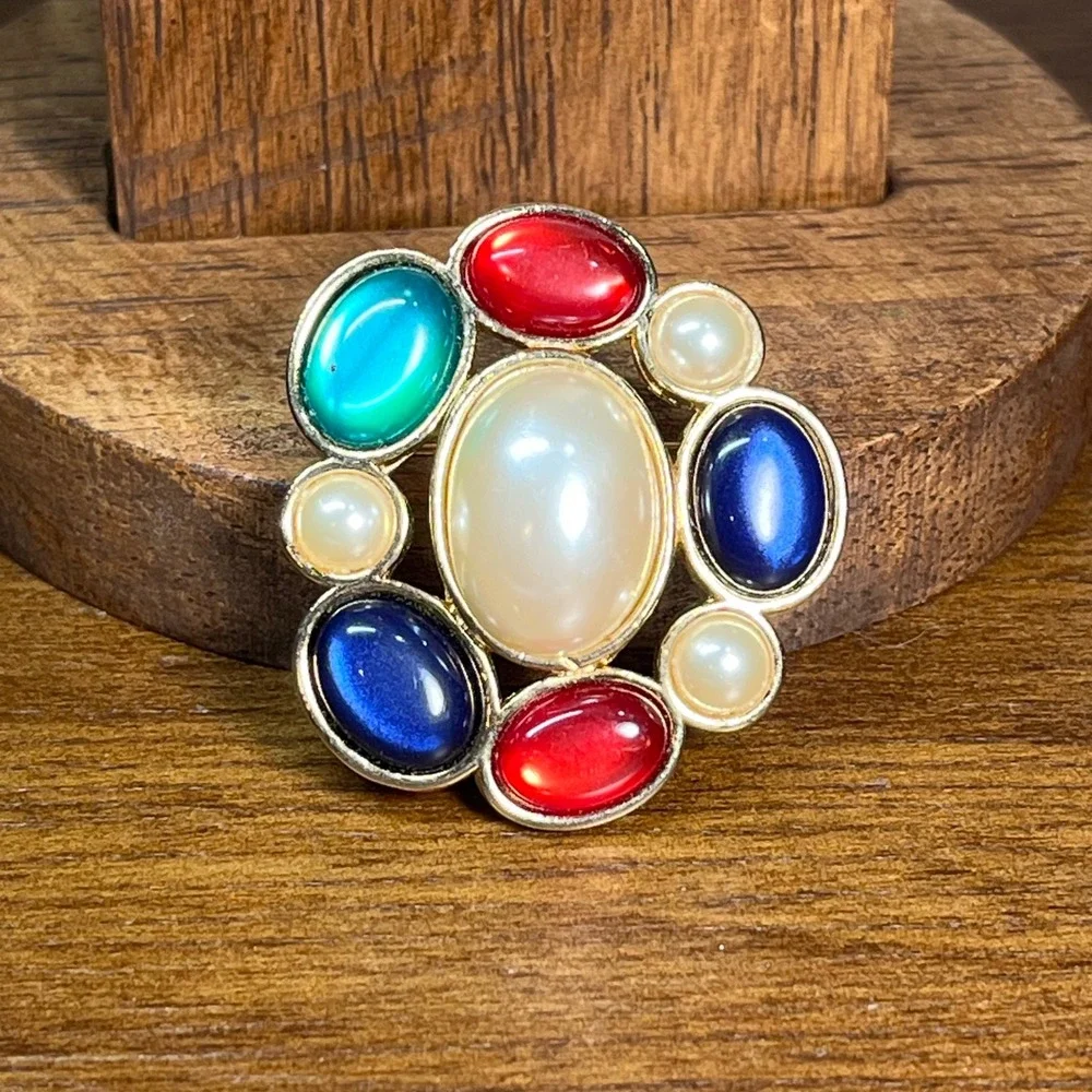 Vtg Avon Multi Color Cabochon Faux Pearl Gold Tone Cluster Brooch Pin